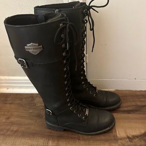 Harley Davison knee bight boots. Black leather